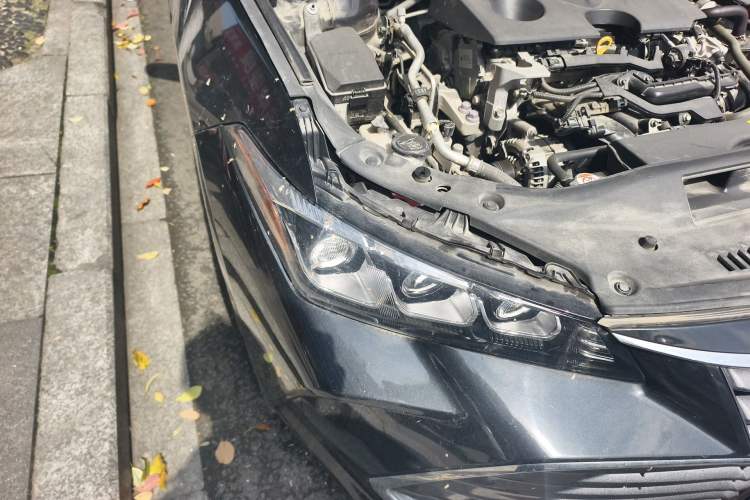 Used Toyota Avalon 2019 2.0L Luxury Edition China VI Standard Right Front Headlight
