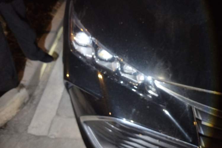 Used Toyota Avalon 2019 2.0L XLE Premium Edition China VI Right Front Headlight