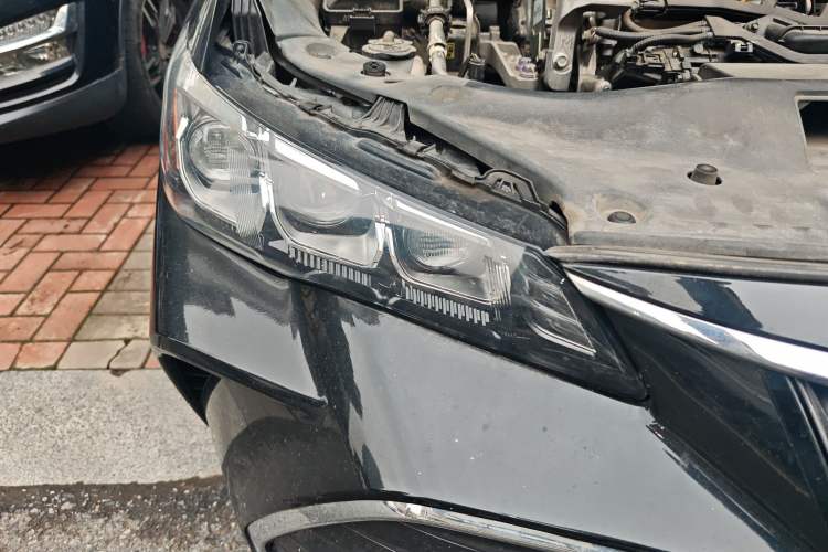 Used Toyota Avalon 2019 2.0L Luxury Edition China VI Standard Right Front Headlight