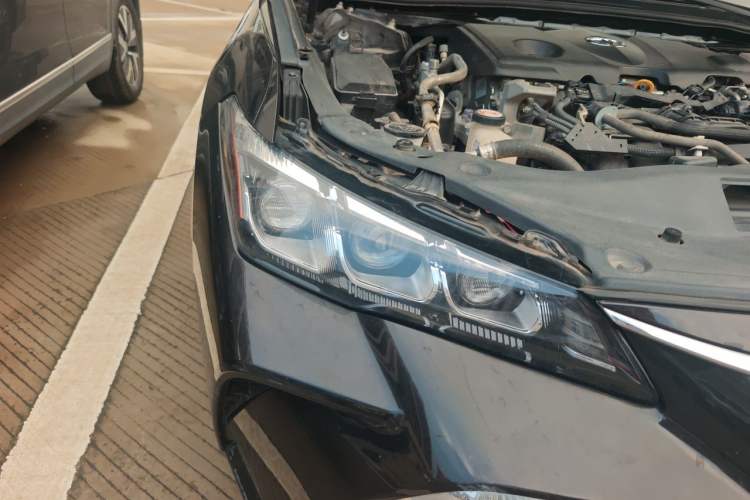 Used Toyota Avalon 2019 Dual-Engine 2.5L Limited Flagship Edition China V Standard Right Front Headlight
