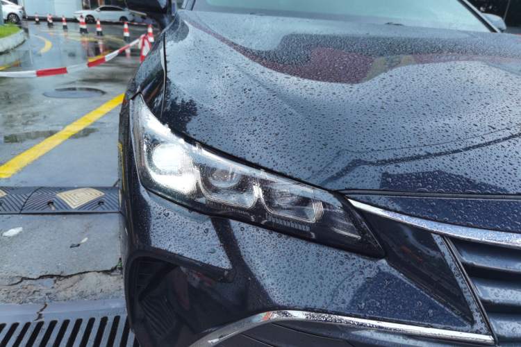 Used Toyota Avalon 2019 2.0L Ambition Edition China VI Right Front Headlight