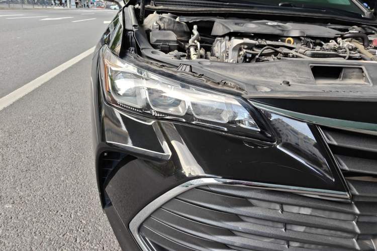 Used Toyota Avalon 2019 2.0L Ambition Edition China VI Right Front Headlight
