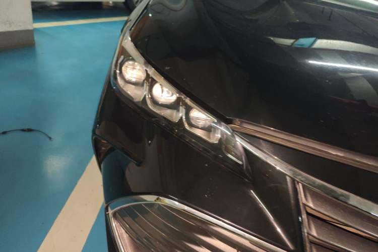 Used Toyota Avalon 2019 2.5L Ambition Version China VI Standard Right Front Headlight