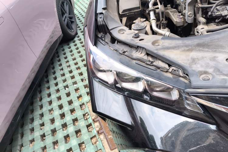 Used Toyota Avalon 2019 2.0L Luxury Edition China VI Standard Right Front Headlight