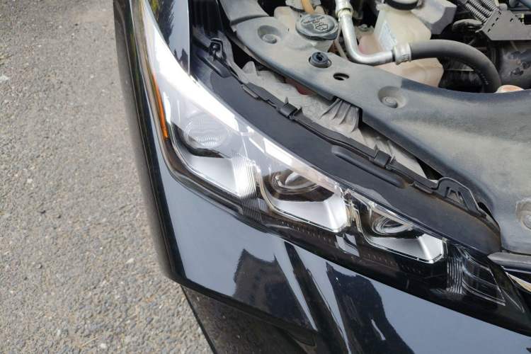 Used Toyota Avalon 2019 Dual-Engine 2.5L Luxury Edition China VI Standard Right Front Headlight