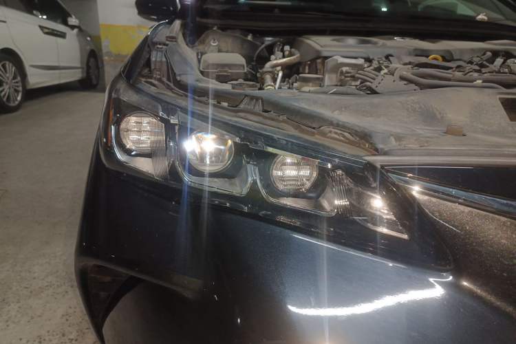 Used Toyota Avalon 2019 Dual-Engine 2.5L Luxury Edition China VI Standard Right Front Headlight