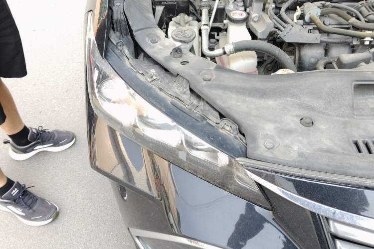 Used Toyota Avalon 2019 Dual-Engine 2.5L XLE Prestige Version China VI Standard Right Front Headlight