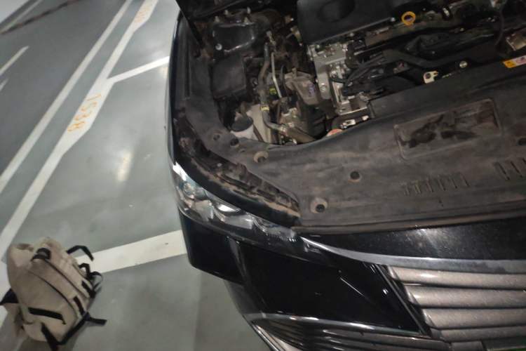Used Toyota Avalon 2019 2.0L Luxury Edition China VI Standard Right Front Headlight
