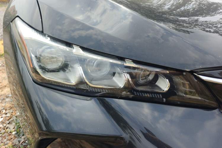 Used Toyota Avalon 2019 2.5L Touring Premium Version China VI Standard Right Front Headlight