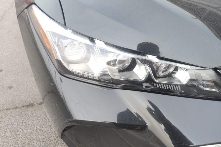 Used Toyota Avalon 2019 2.0L XLE Premium Edition China VI Right Front Headlight