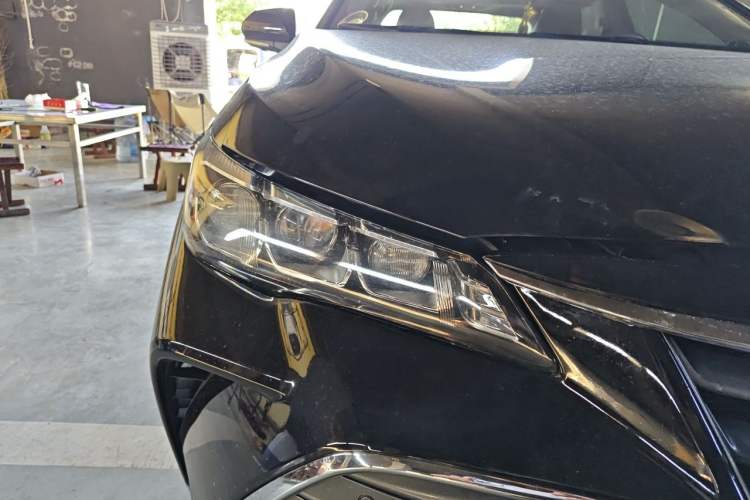 Used Toyota Avalon 2019 Dual-Engine 2.5L Limited Flagship Edition China VI Standard Right Front Headlight