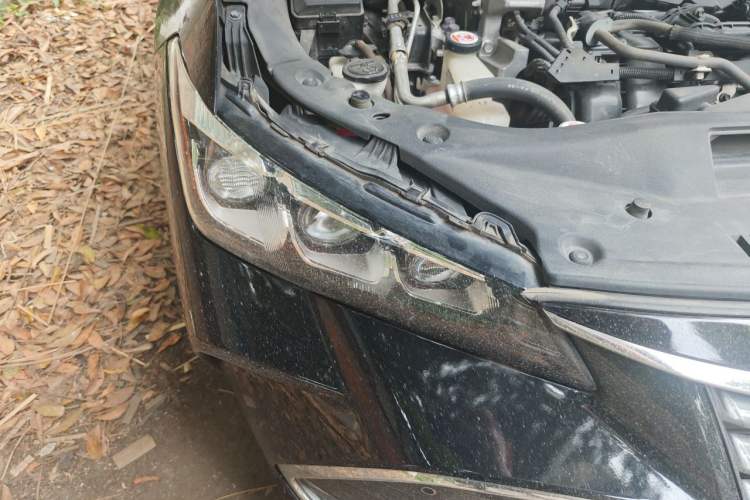 Used Toyota Avalon 2019 Dual-Engine 2.5L Limited Flagship Edition China VI Standard Right Front Headlight