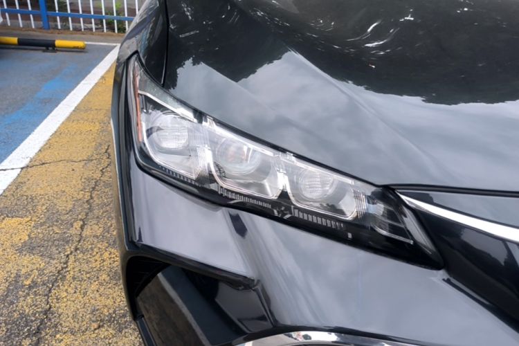 Used Toyota Avalon 2019 Dual-Engine 2.5L XLE Prestige Version China VI Standard Right Front Headlight