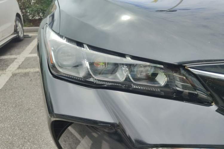 Used Toyota Avalon 2019 Dual-Engine 2.5L Luxury Edition China VI Standard Right Front Headlight