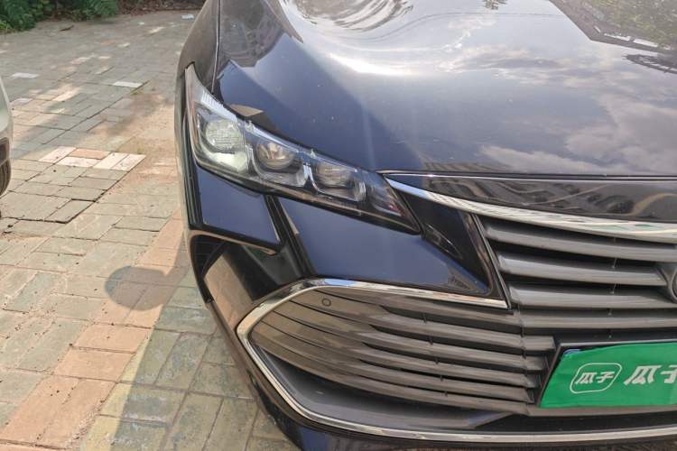 Used Toyota Avalon 2019 Dual-Engine 2.5L Limited Flagship Edition China VI Standard Right Front Headlight