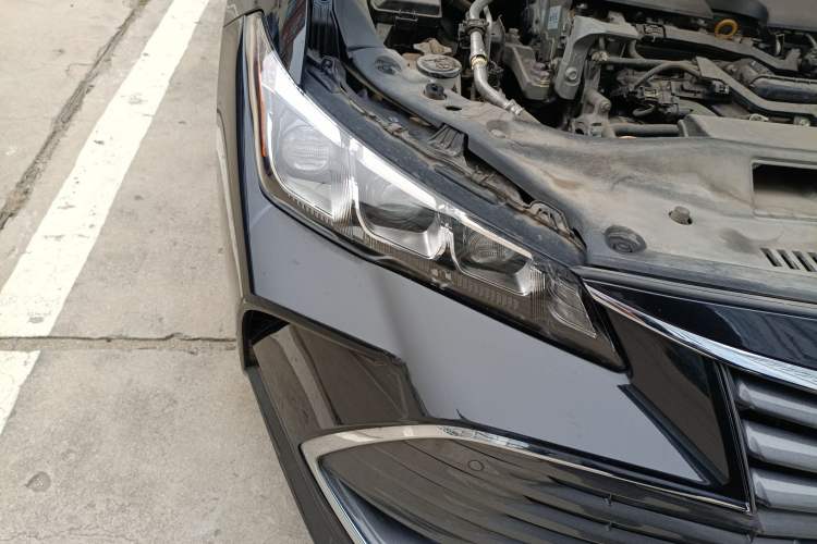 Used Toyota Avalon 2019 2.0L Ambition Edition China VI Right Front Headlight
