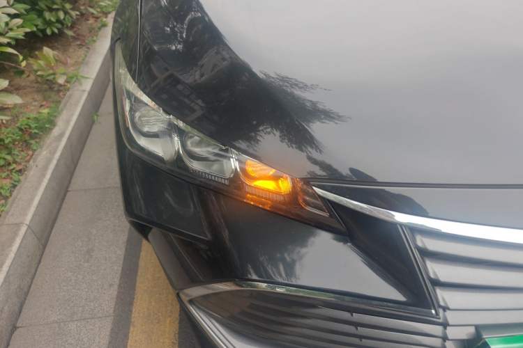 Used Toyota Avalon 2019 Dual-Engine 2.5L Luxury Edition China VI Standard Right Front Headlight