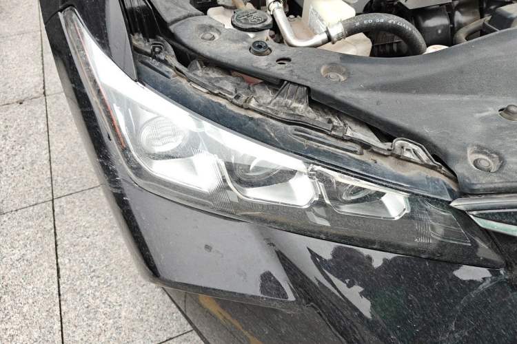 Used Toyota Avalon 2019 Dual-Engine 2.5L Luxury Edition China VI Standard Right Front Headlight