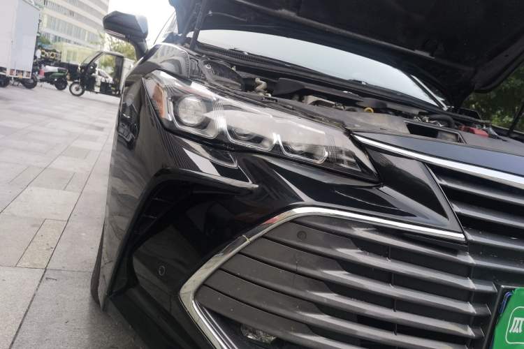 Used Toyota Avalon 2019 2.0L Luxury Edition China VI Standard Right Front Headlight