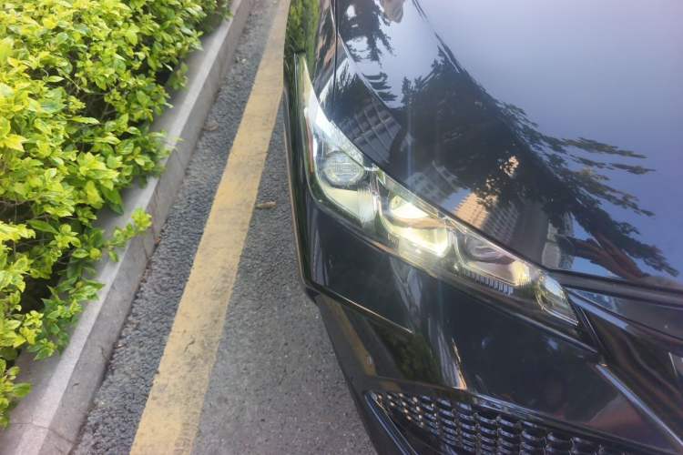 Used Toyota Avalon 2019 Dual-Engine 2.5L Luxury Edition China VI Standard Right Front Headlight