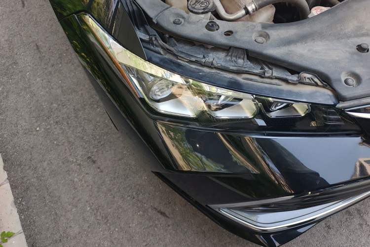 Used Toyota Avalon 2019 Dual-Engine 2.5L XLE Prestige Version China VI Standard Right Front Headlight