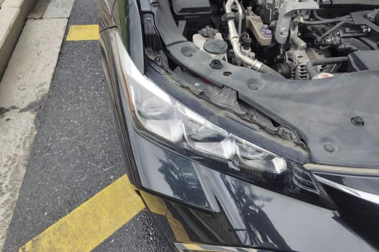 Used Toyota Avalon 2019 2.0L XLE Premium Edition China VI Right Front Headlight