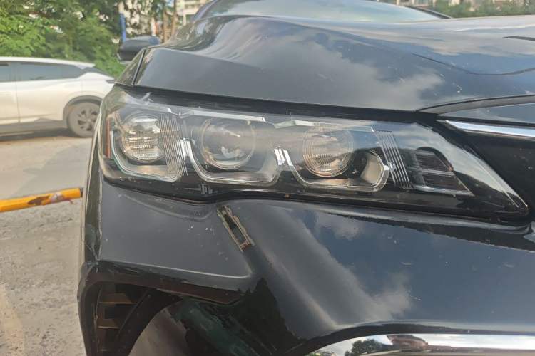 Used Toyota Avalon 2019 2.0L XLE Premium Edition China VI Right Front Headlight