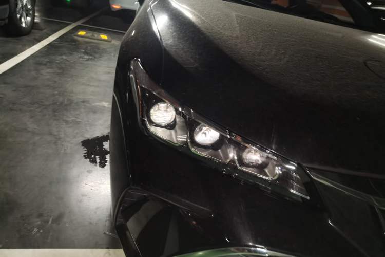Used Toyota Avalon 2019 2.0L Luxury Edition China VI Standard Right Front Headlight