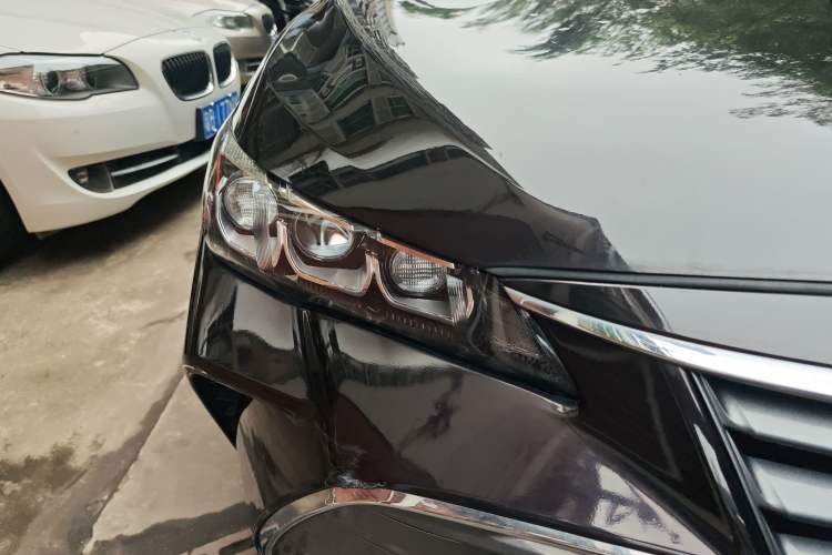 Used Toyota Avalon 2019 2.0L Ambition Edition China VI Right Front Headlight