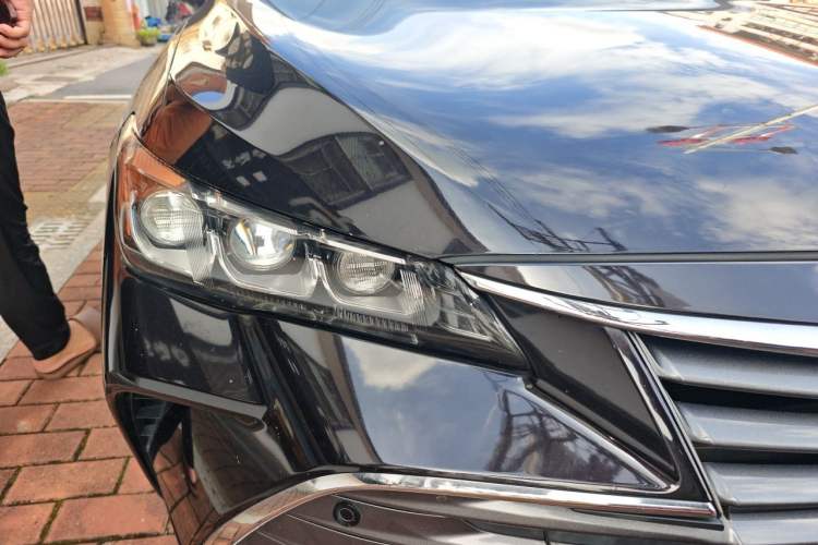 Used Toyota Avalon 2019 2.5L Ambition Version China VI Standard Right Front Headlight