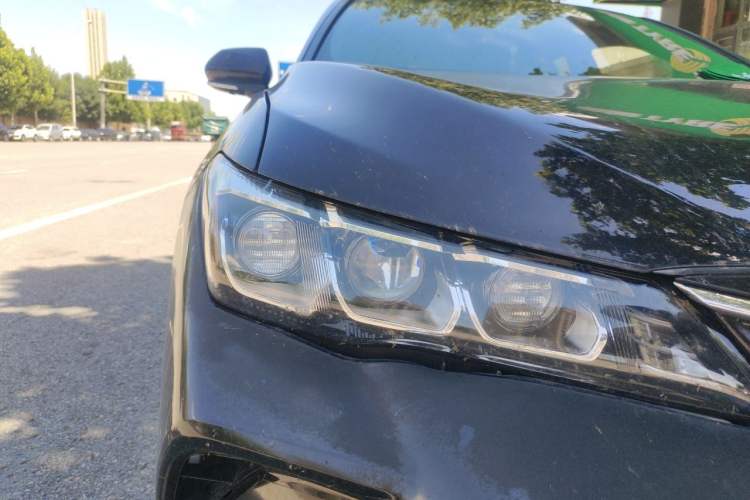 Used Toyota Avalon 2019 2.5L Touring Premium Version China VI Standard Right Front Headlight