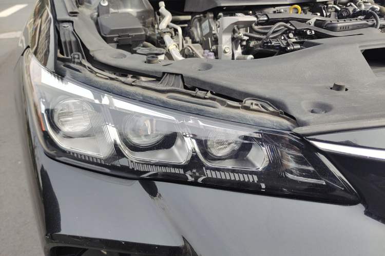 Used Toyota Avalon 2019 2.0L Ambition Edition China VI Right Front Headlight