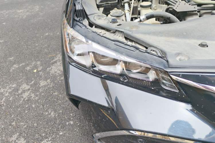 Used Toyota Avalon 2019 Dual-Engine 2.5L Luxury Edition China VI Standard Right Front Headlight