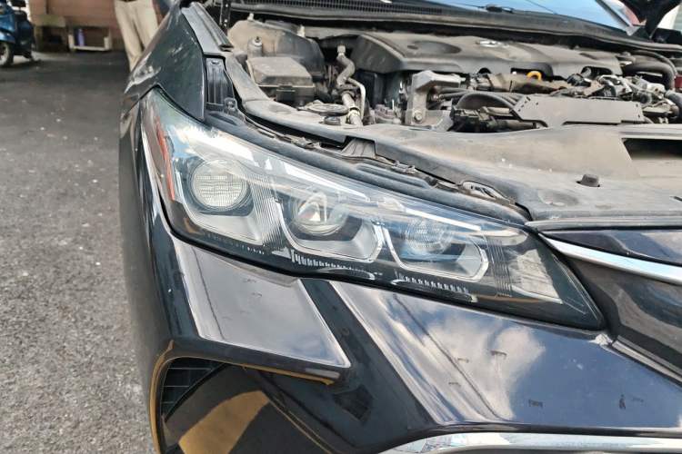 Used Toyota Avalon 2019 2.5L Touring Premium Version China VI Standard Right Front Headlight