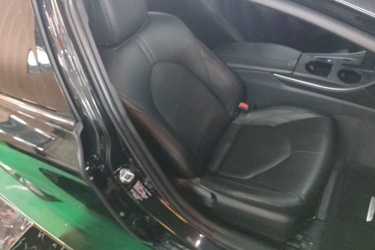 Used Toyota Avalon 2019 2.0L Ambition Edition China VI Right Front Seat