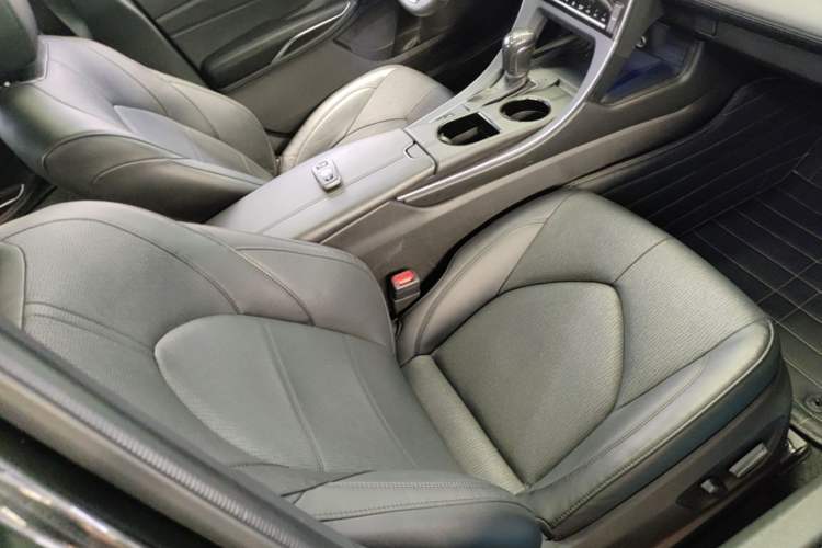 Used Toyota Avalon 2019 2.0L XLE Premium Edition China VI Right Front Seat