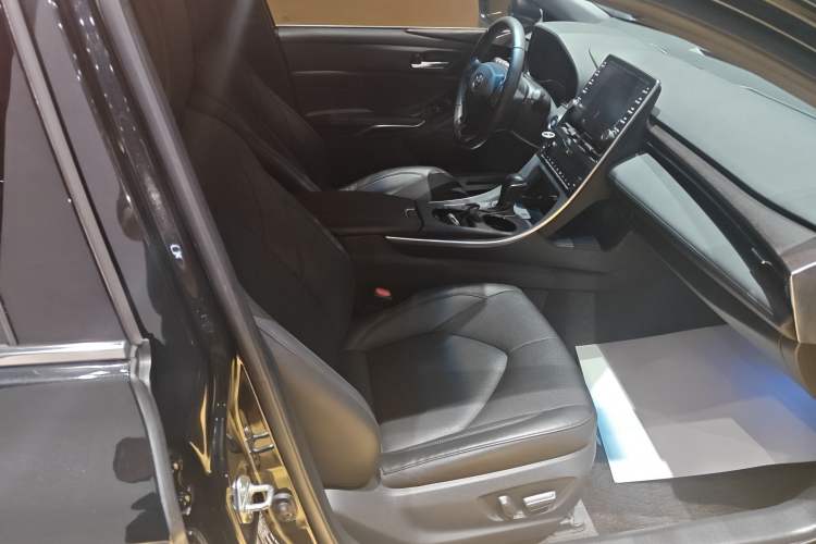 Used Toyota Avalon 2019 2.0L Luxury Edition China VI Standard Right Front Seat