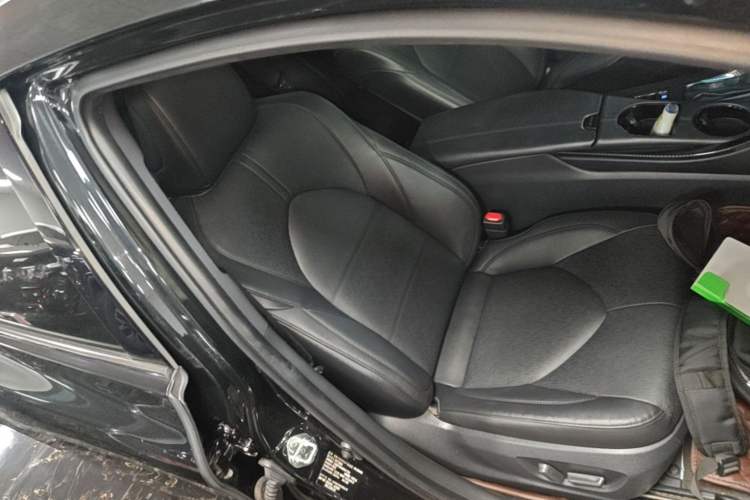 Used Toyota Avalon 2019 2.0L XLE Premium Edition China VI Right Front Seat