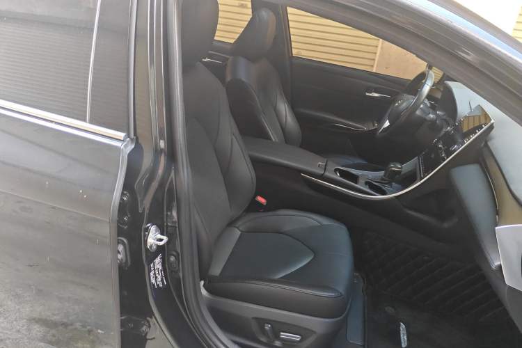 Used Toyota Avalon 2019 2.0L Luxury Edition China VI Standard Right Front Seat