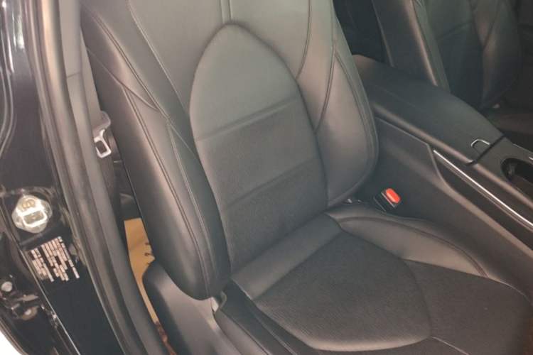Used Toyota Avalon 2019 Dual-Engine 2.5L Luxury Edition China VI Standard Right Front Seat