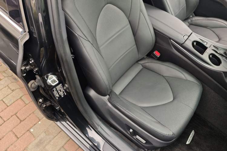 Used Toyota Avalon 2019 Dual-Engine 2.5L Luxury Edition China VI Standard Right Front Seat