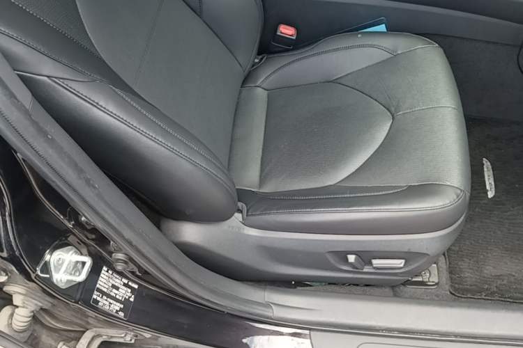 Used Toyota Avalon 2019 Dual-Engine 2.5L Luxury Edition China VI Standard Right Front Seat