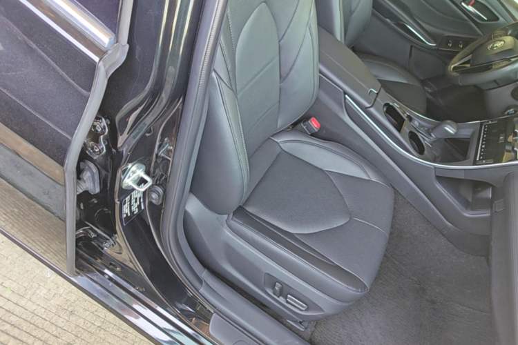 Used Toyota Avalon 2019 2.0L Luxury Edition China VI Standard Right Front Seat