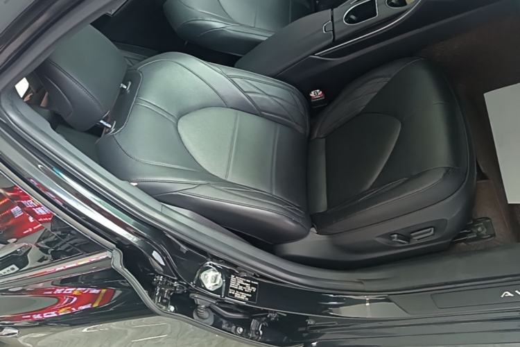 Used Toyota Avalon 2019 2.5L Touring Premium Version China VI Standard Right Front Seat
