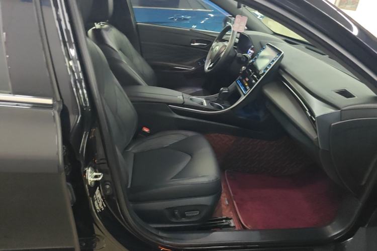 Used Toyota Avalon 2019 Dual-Engine 2.5L XLE Prestige Version China VI Standard Right Front Seat