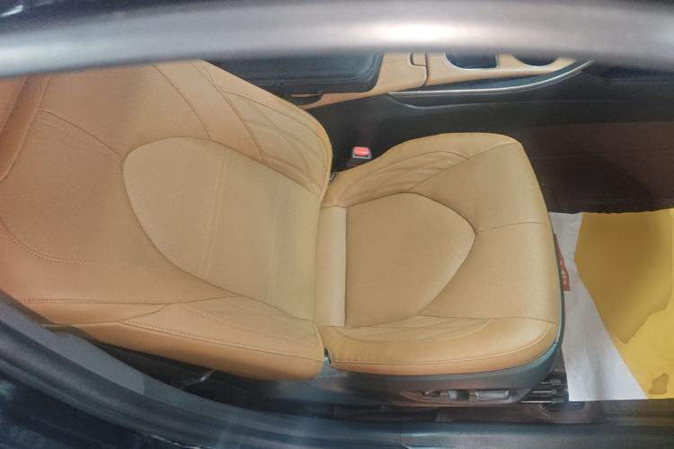 Used Toyota Avalon 2019 Dual-Engine 2.5L Limited Flagship Edition China VI Standard Right Front Seat