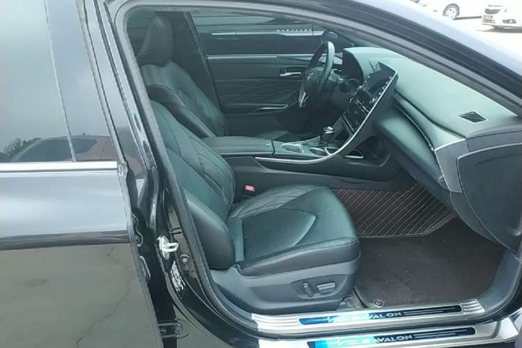 Used Toyota Avalon 2019 Dual-Engine 2.5L XLE Prestige Version China VI Standard Right Front Seat