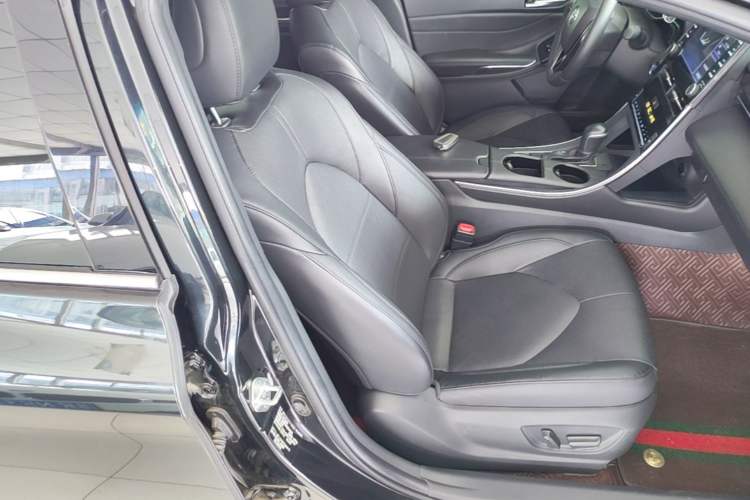 Used Toyota Avalon 2019 2.0L Luxury Edition China VI Standard Right Front Seat