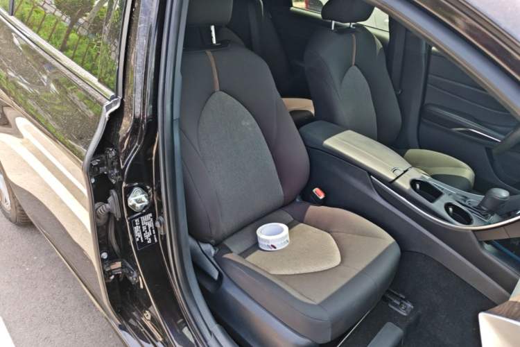 Used Toyota Avalon 2019 2.0L Ambition Edition China VI Right Front Seat