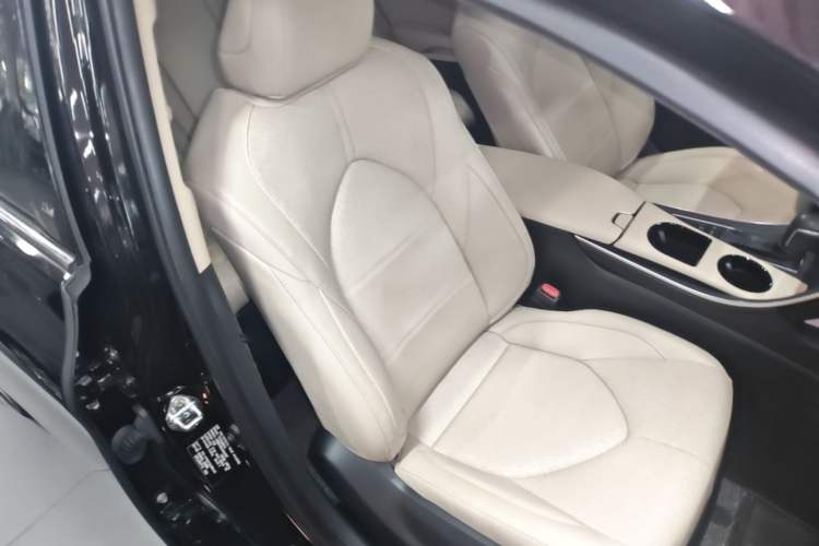 Used Toyota Avalon 2019 Dual-Engine 2.5L Luxury Edition China VI Standard Right Front Seat